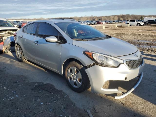 KNAFK4A6XG5607967 - 2016 KIA FORTE LX SILVER photo 4