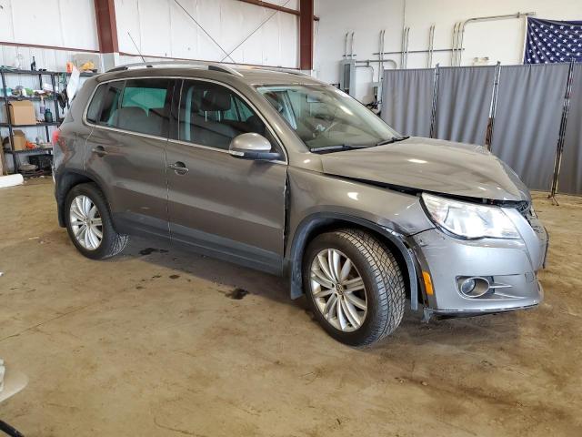 WVGBV7AXXBW560389 - 2011 VOLKSWAGEN TIGUAN S GRAY photo 4