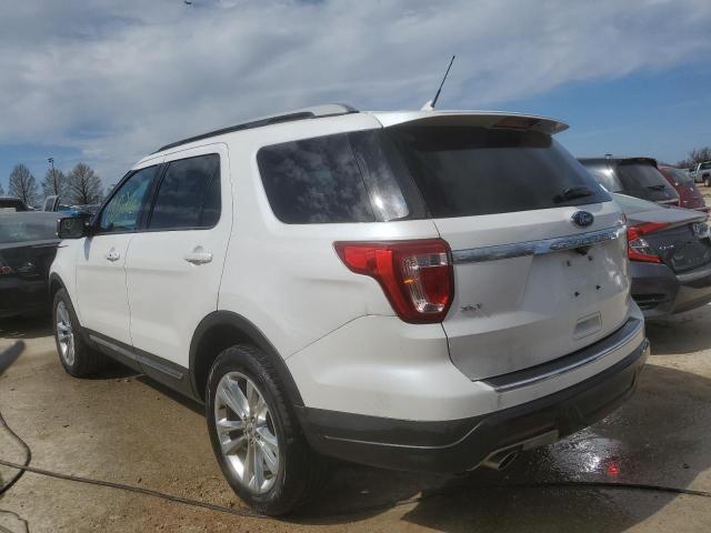 1FM5K8D82JGB29022 - 2018 FORD EXPLORER XLT WHITE photo 2