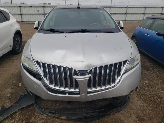 2LMDJ8JK6BBJ16298 - 2011 LINCOLN MKX SILVER photo 5