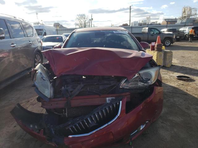 1G4PP5SK2D4118762 - 2013 BUICK VERANO RED photo 5