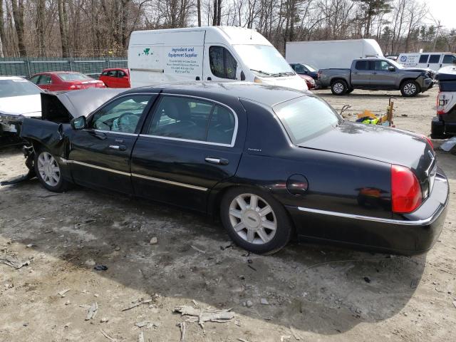 2LNBL8EVXBX762688 - 2011 LINCOLN TOWN CAR EXECUTIVE L BLACK photo 2