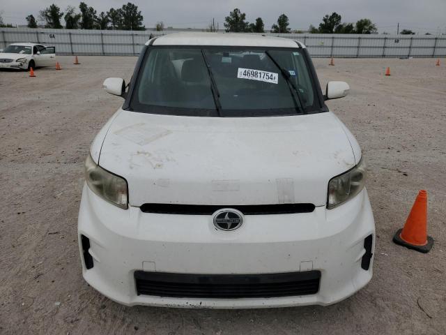 JTLZE4FE4B1137852 - 2011 TOYOTA SCION XB WHITE photo 5