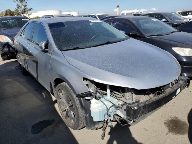 4T1BK1FK6FU561463 - 2015 TOYOTA CAMRY XSE SILVER photo 4