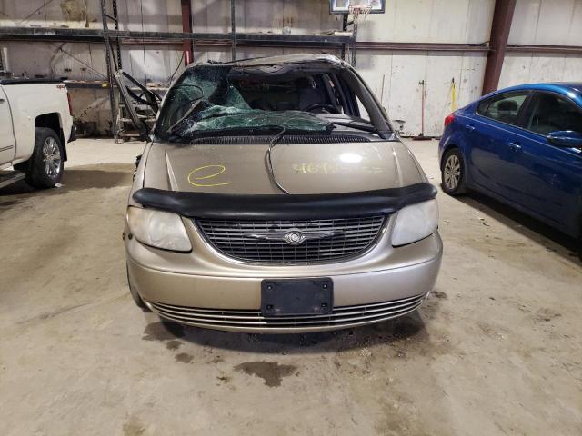 2C4GP74L62R586879 - 2002 CHRYSLER TOWN & COU EX TAN photo 5