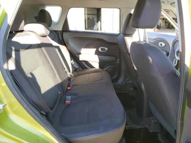 KNDJN2A2XG7829578 - 2016 KIA SOUL GREEN photo 10