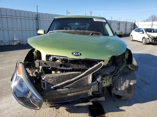 KNDJN2A2XG7829578 - 2016 KIA SOUL GREEN photo 5