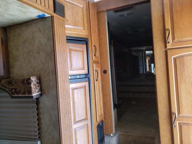 4YDF31529C4701518 - 2012 KEYSTONE MONTANA WHITE photo 5