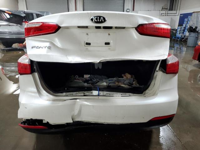 KNAFX4A63E5102836 - 2014 KIA FORTE LX WHITE photo 6