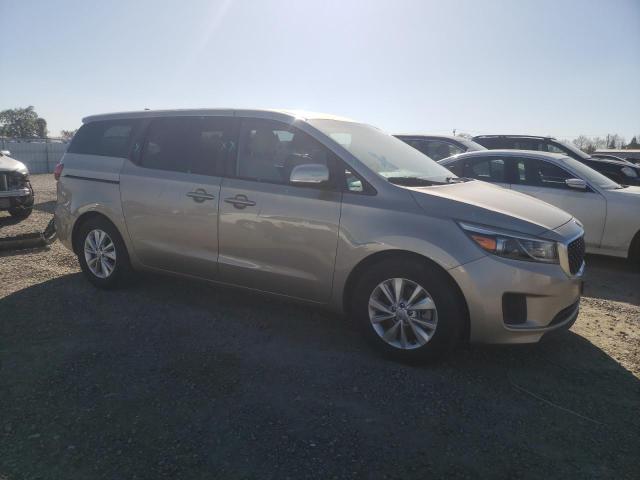 KNDMB5C16H6233242 - 2017 KIA SEDONA LX GOLD photo 4