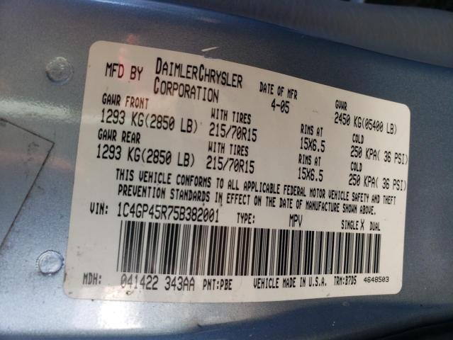 1C4GP45R75B382001 - 2005 CHRYSLER TOWN & COU ვერცხლისფერი ფოტო 13