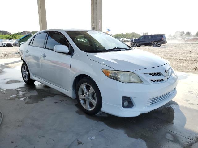 2T1BU4EE5BC602524 - 2011 TOYOTA COROLLA BASE WHITE photo 4