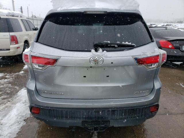 5TDJKRFH2FS133994 - 2015 TOYOTA HIGHLANDER XLE SILVER photo 6