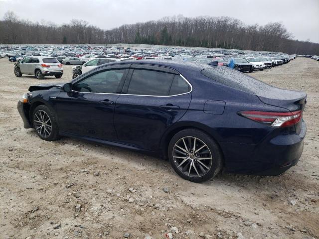 4T1F31AK9MU548581 - 2021 TOYOTA CAMRY XLE BLUE photo 2