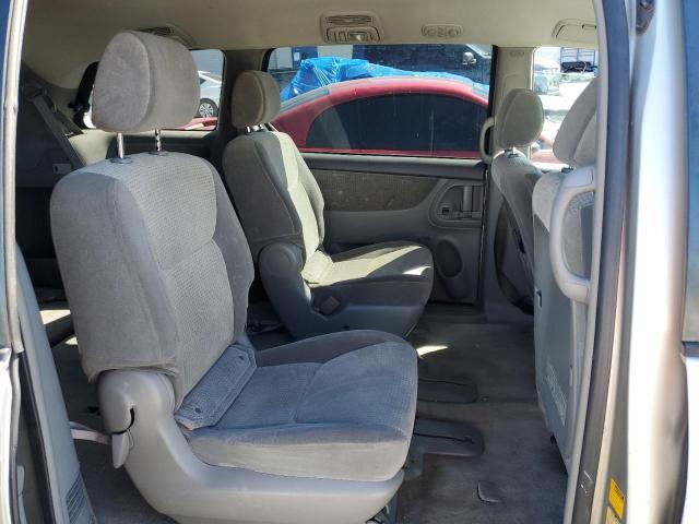 5TDZK23C48S194818 - 2008 TOYOTA SIENNA CE SILVER photo 11