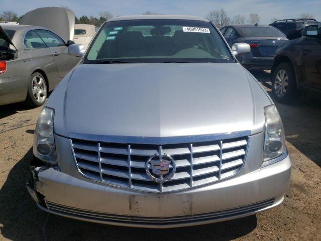 1G6KA5E62BU124754 - 2011 CADILLAC DTS SILVER photo 5