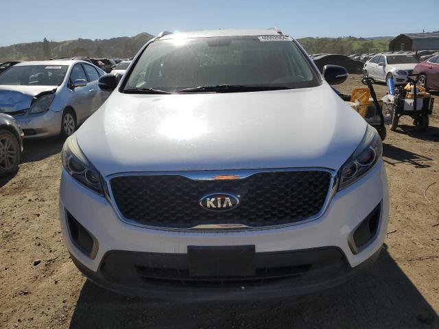 5XYPG4A30HG263394 - 2017 KIA SORENTO LX WHITE photo 5