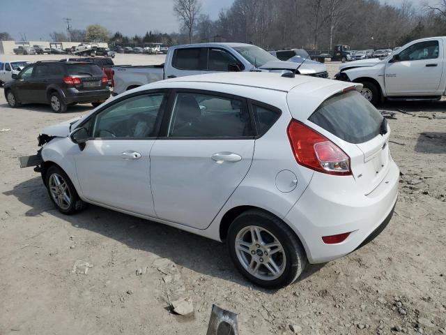 3FADP4EJXKM156588 - 2019 FORD FIESTA SE WHITE photo 2