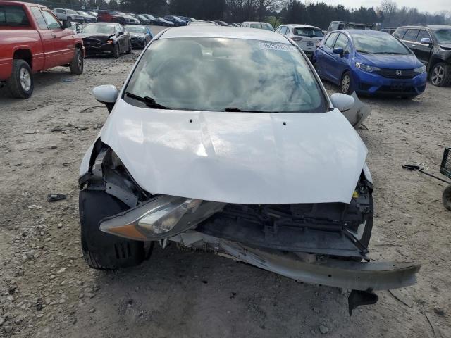 3FADP4EJXKM156588 - 2019 FORD FIESTA SE WHITE photo 5