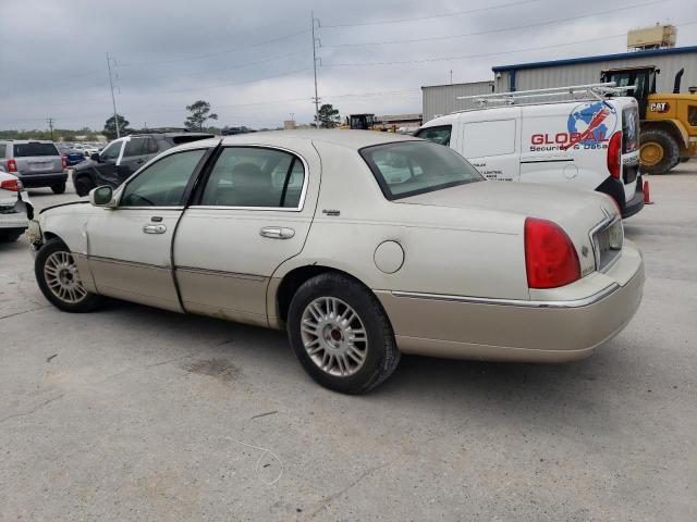 1LNHM82V76Y613771 - 2006 LINCOLN TOWN CAR SIGNATURE LIMITED TAN photo 2