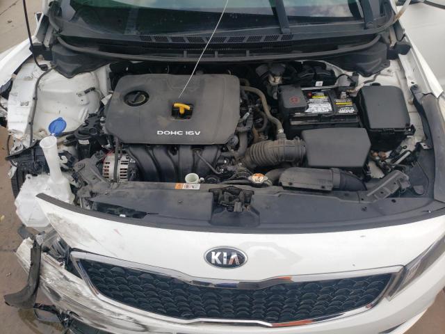 3KPFK4A7XJE229138 - 2018 KIA FORTE LX WHITE photo 11