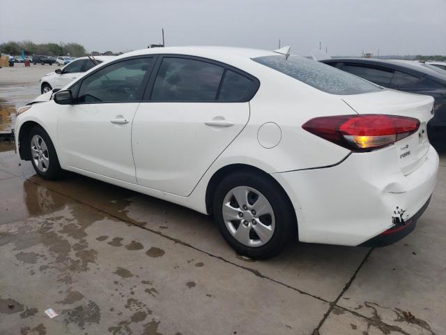 3KPFK4A7XJE229138 - 2018 KIA FORTE LX WHITE photo 2