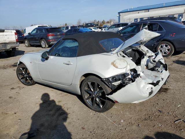 JM1NDAD72K0307969 - 2019 MAZDA MX-5 MIATA GRAND TOURING WHITE photo 2