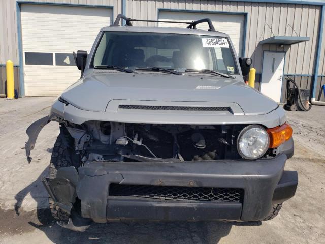 JTEBU4BF2DK158514 - 2013 TOYOTA FJ CRUISER GRAY photo 5