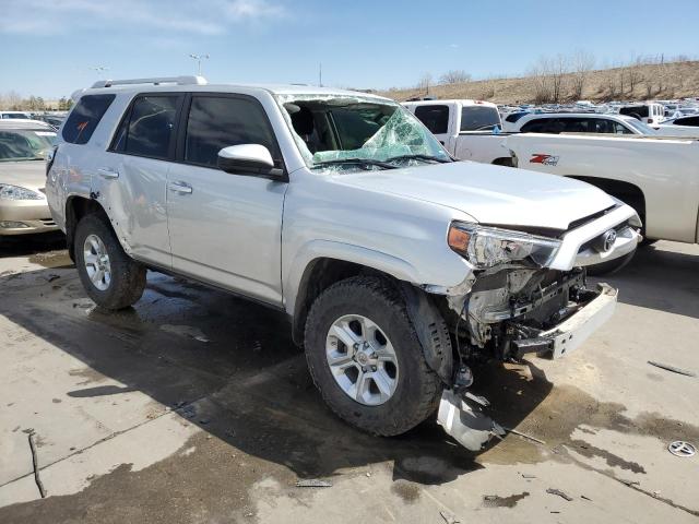 JTEBU5JR9J5508362 - 2018 TOYOTA 4RUNNER SR5/SR5 PREMIUM 银色 照片 4