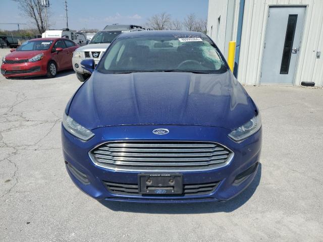 1FA6P0H73G5104766 - 2016 FORD FUSION SE BLUE photo 5