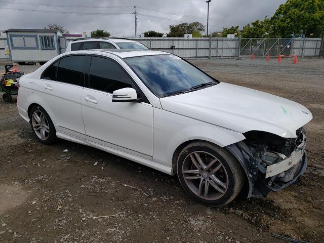 WDDGF4HB4EA956941 - 2014 MERCEDES-BENZ C 250 WHITE photo 4