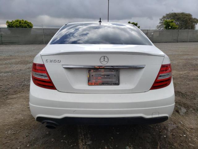 WDDGF4HB4EA956941 - 2014 MERCEDES-BENZ C 250 WHITE photo 6