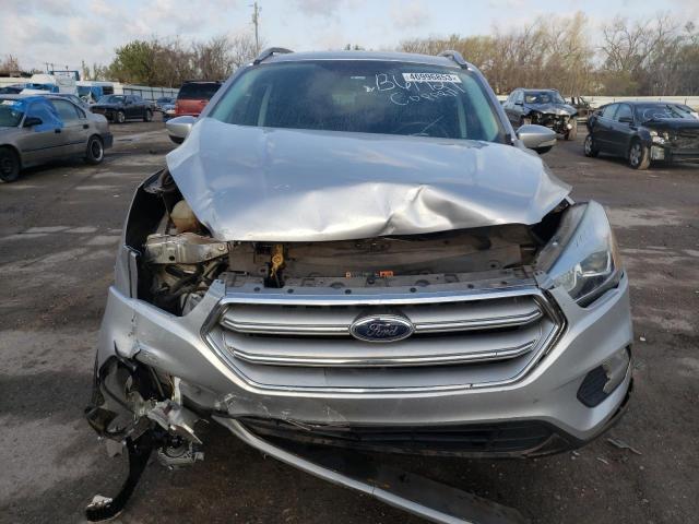 1FMCU9J93HUB61929 - 2017 FORD ESCAPE TITANIUM SILVER photo 5