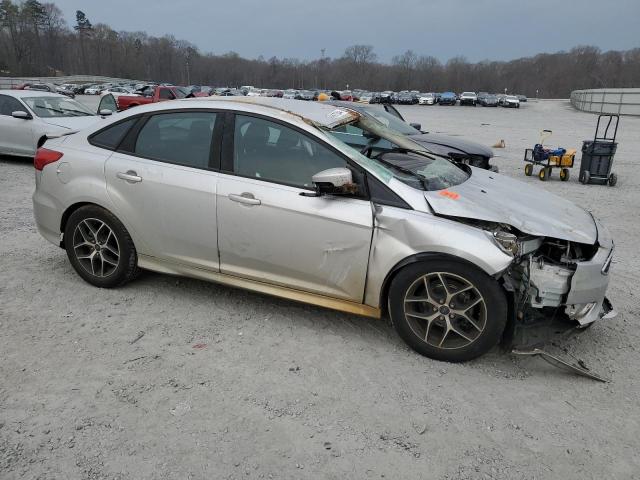 1FADP3F29FL285785 - 2015 FORD FOCUS SE SILVER photo 4