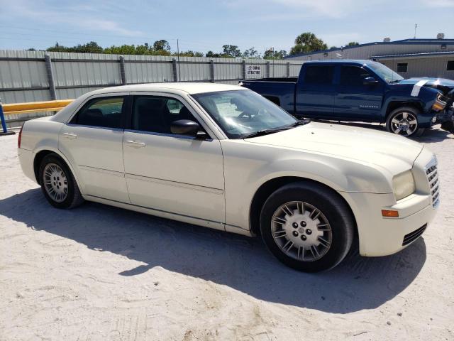 2C3JA43R55H612947 - 2005 CHRYSLER 300 BEIGE photo 4