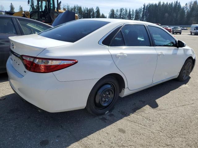 4T1BF1FK3FU918635 - 2015 TOYOTA CAMRY LE WHITE photo 3