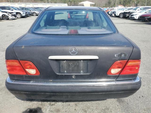 WDBJF65F2WA663817 - 1998 MERCEDES-BENZ E 320 BLACK photo 6