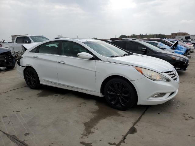 5NPEC4AC1BH279686 - 2011 HYUNDAI SONATA SE WHITE photo 4