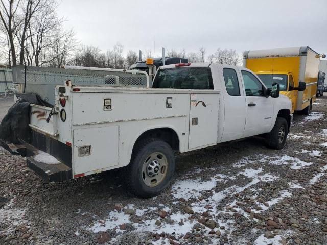 1GB2CVCG4DZ381573 - 2013 CHEVROLET SILVERADO C2500 HEAVY DUTY WHITE photo 3