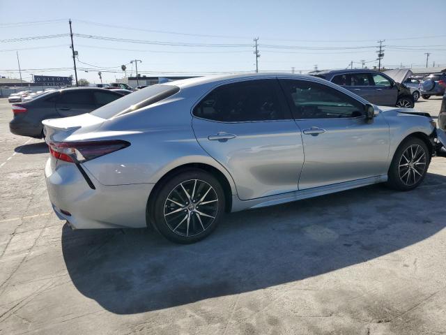 4T1G11AK3RU891338 - 2024 TOYOTA CAMRY SE NIGHT SHADE SILVER photo 3