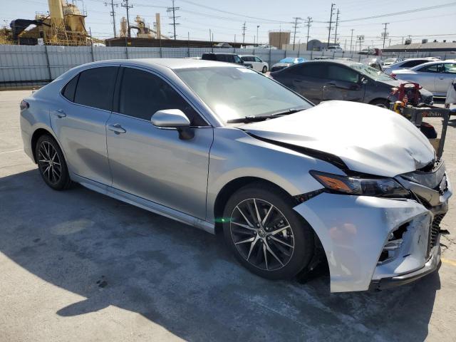 4T1G11AK3RU891338 - 2024 TOYOTA CAMRY SE NIGHT SHADE SILVER photo 4