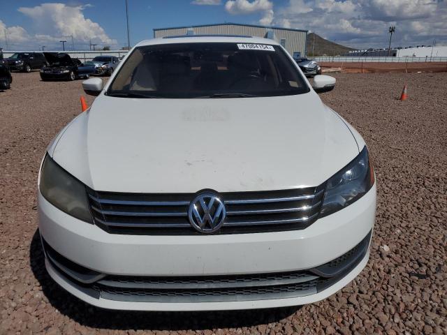 1VWBN7A36EC056118 - 2014 VOLKSWAGEN PASSAT SE WHITE photo 5