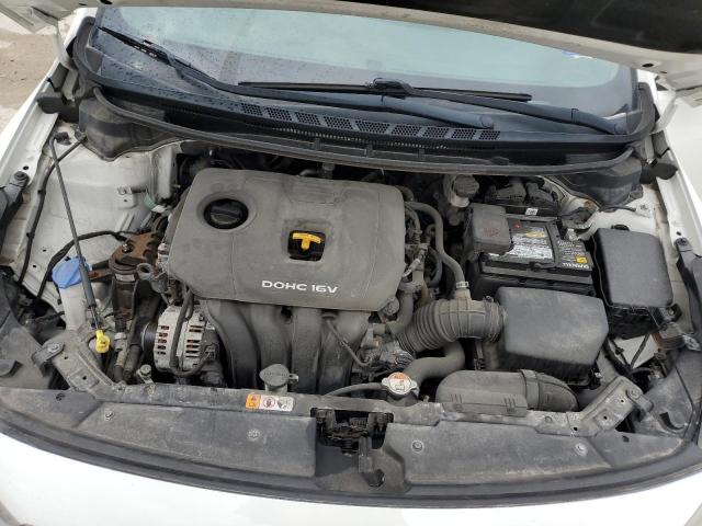 3KPFK4A73JE211869 - 2018 KIA FORTE LX WHITE photo 11