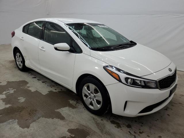 3KPFK4A73JE211869 - 2018 KIA FORTE LX WHITE photo 4