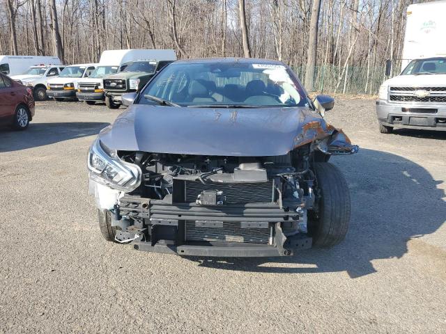 3N1CN8EV5LL833367 - 2020 NISSAN VERSA SV GRAY photo 5