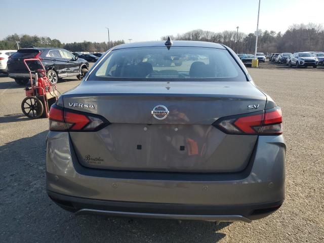 3N1CN8EV5LL833367 - 2020 NISSAN VERSA SV GRAY photo 6