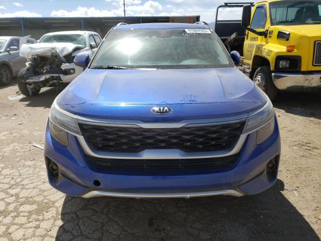 KNDEU2AA2M7129559 - 2021 KIA SELTOS S BLUE photo 5