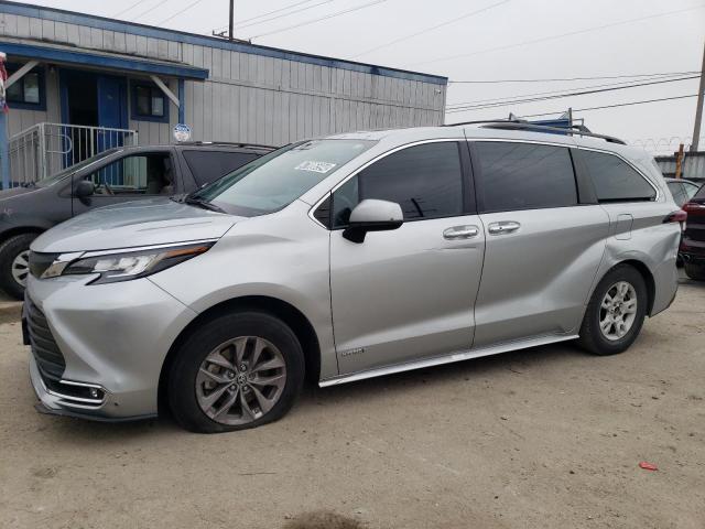 2021 TOYOTA SIENNA XLE, 