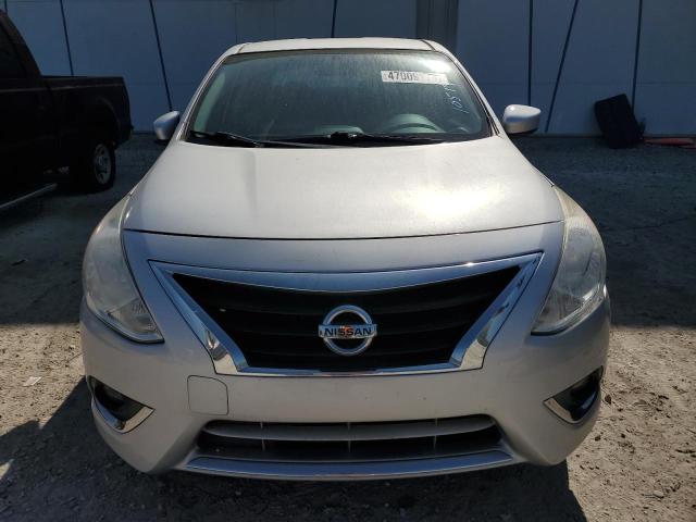 3N1CN7AP0FL810519 - 2015 NISSAN VERSA S SILVER photo 5