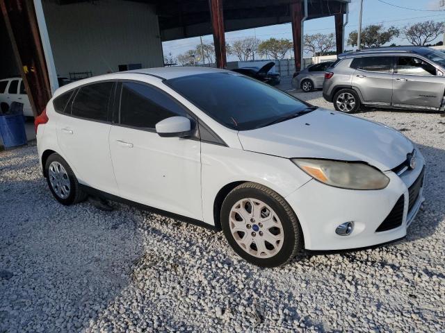 1FAHP3K25CL114924 - 2012 FORD FOCUS SE WHITE photo 4